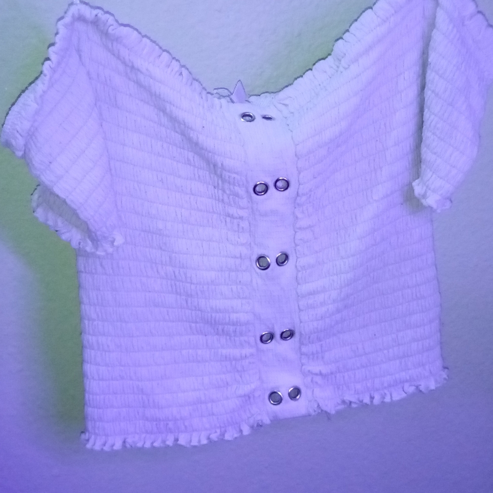Croped white shirt